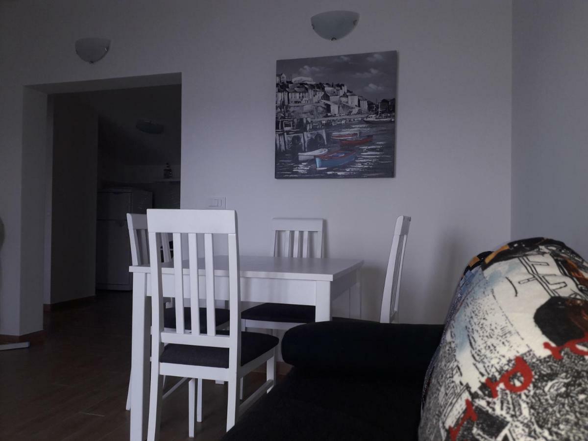 Apartmani Mara I Kata Omiš Buitenkant foto